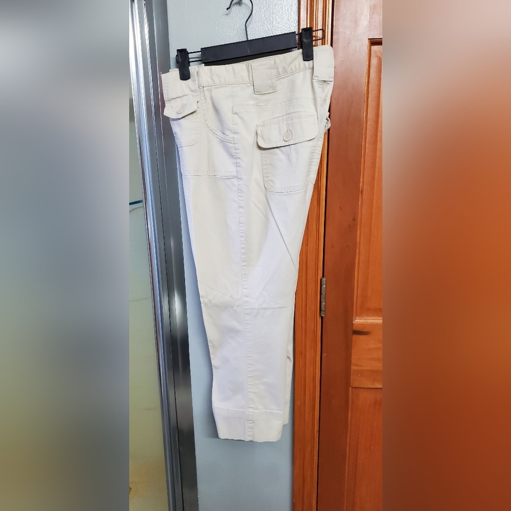 Capris - Picture 3 of 4